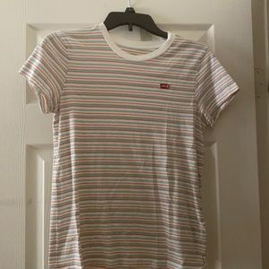 levi’s crew t shirt